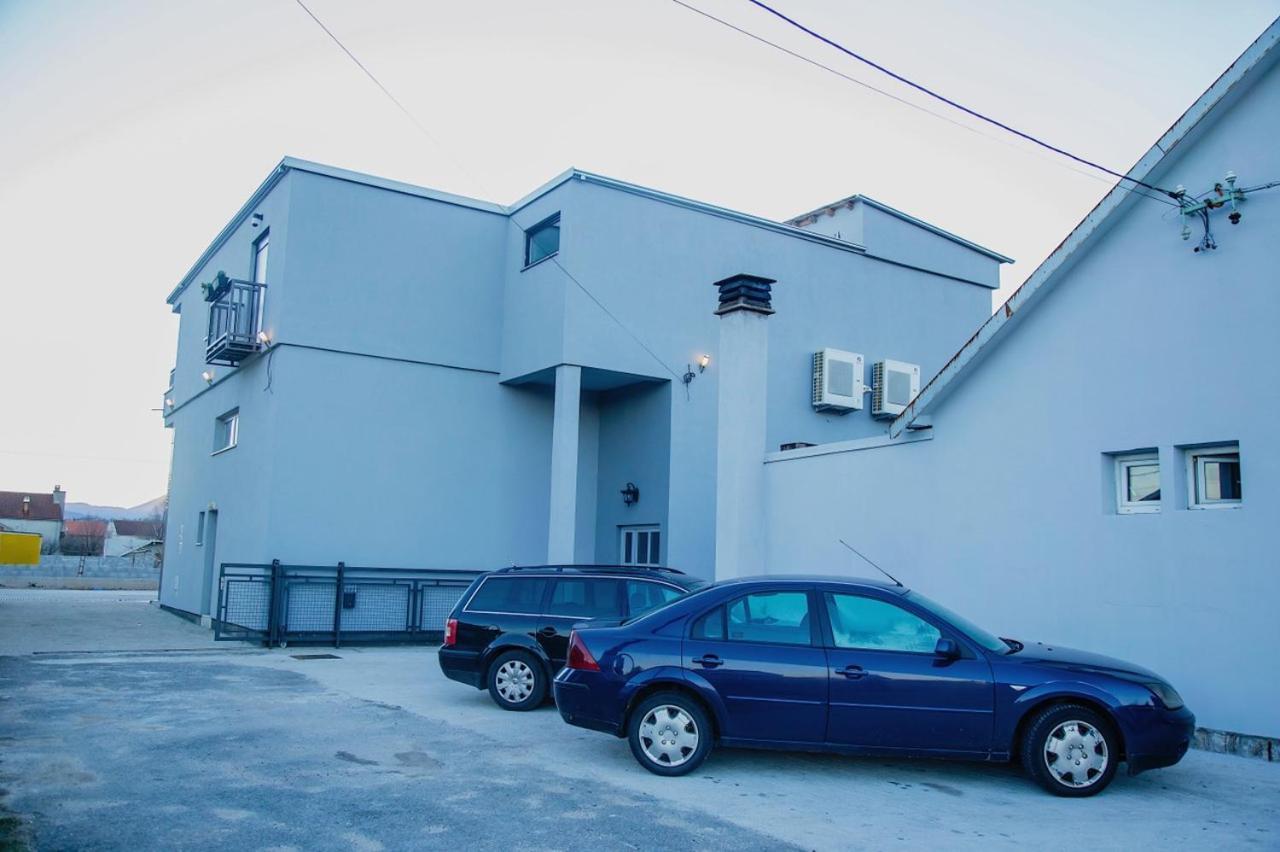 Mark'S Palace Niksic Luaran gambar